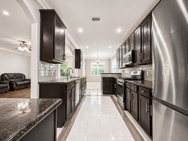8806 Inglebrook Lane, Houston, TX 77083