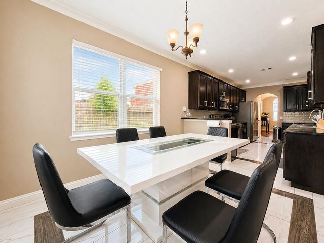 8806 Inglebrook Lane, Houston, TX 77083