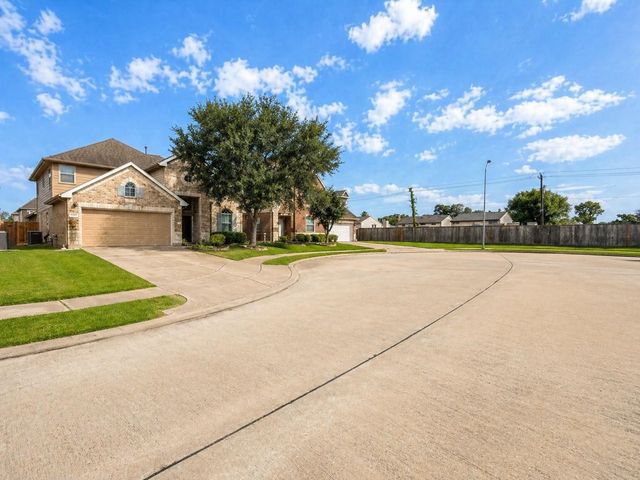 8806 Inglebrook Lane, Houston, TX 77083