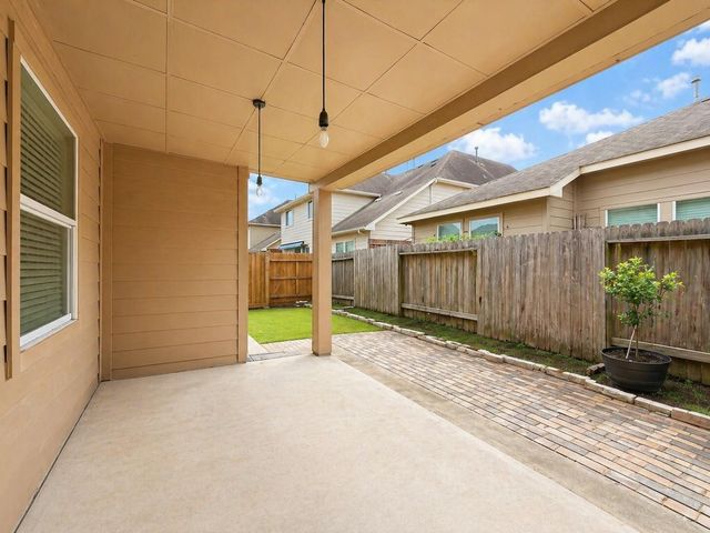 8806 Inglebrook Lane, Houston, TX 77083