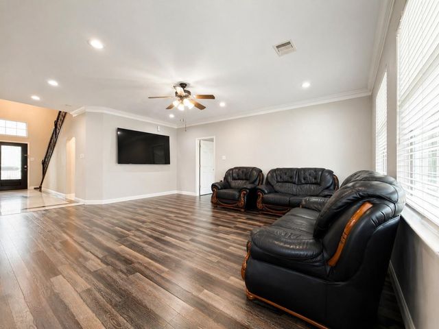8806 Inglebrook Lane, Houston, TX 77083