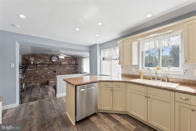 923 OTTO LN, Warminster, PA 18974