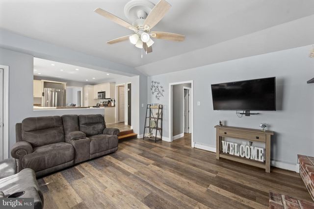 923 OTTO LN, Warminster, PA 18974