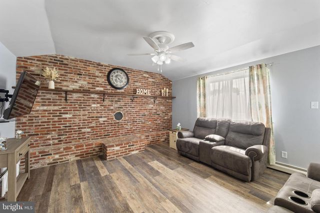923 OTTO LN, Warminster, PA 18974