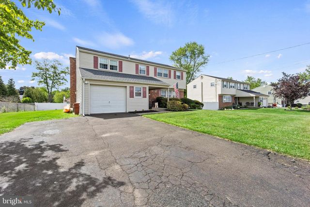 923 OTTO LN, Warminster, PA 18974