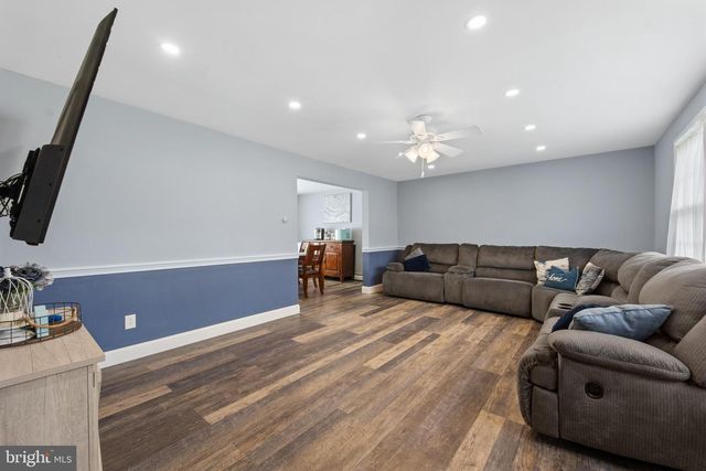 923 OTTO LN, Warminster, PA 18974