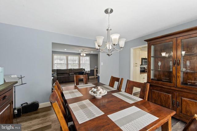 923 OTTO LN, Warminster, PA 18974