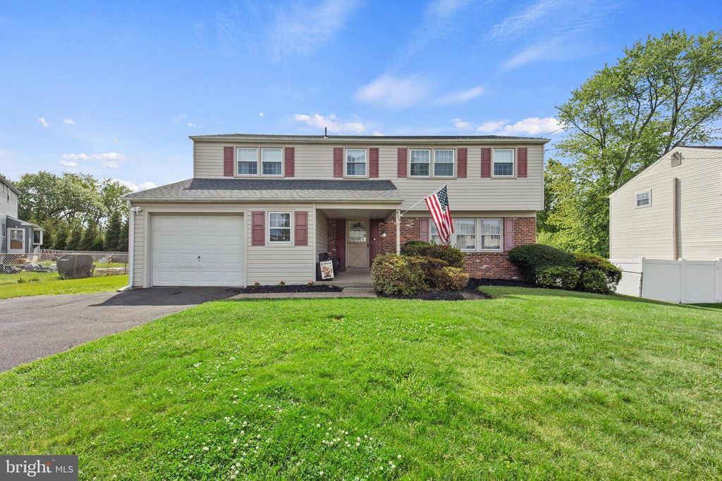 923 OTTO LN, Warminster, PA 18974