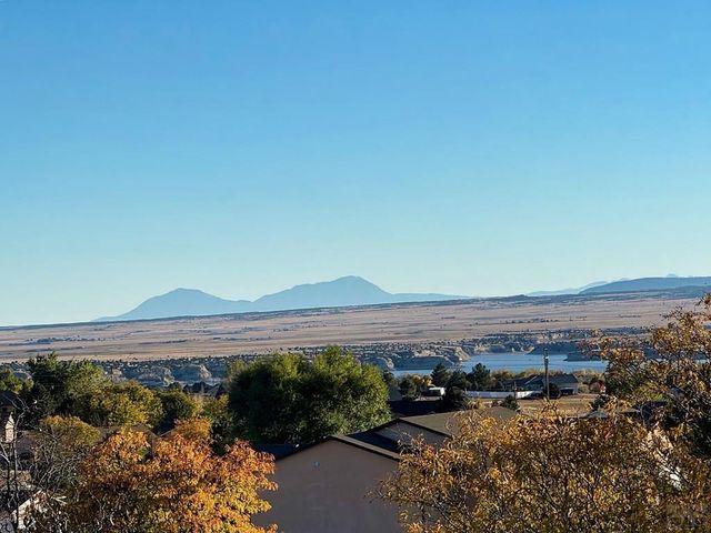 893 S Greenway Ave, Pueblo West, CO 81007