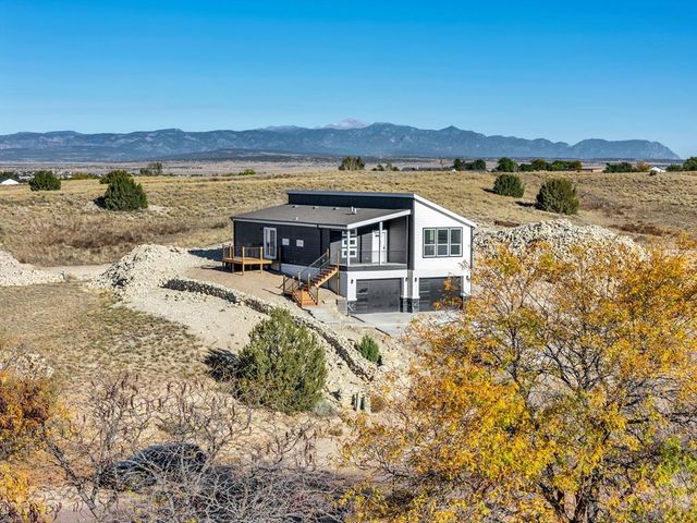 893 S Greenway Ave, Pueblo West, CO 81007