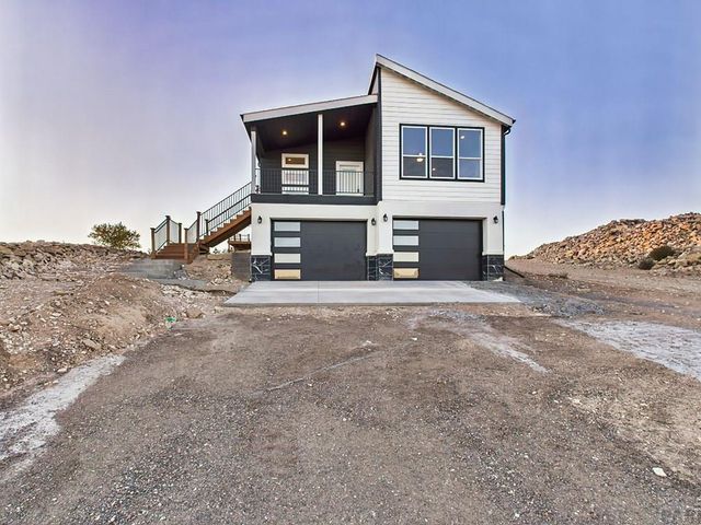 893 S Greenway Ave, Pueblo West, CO 81007