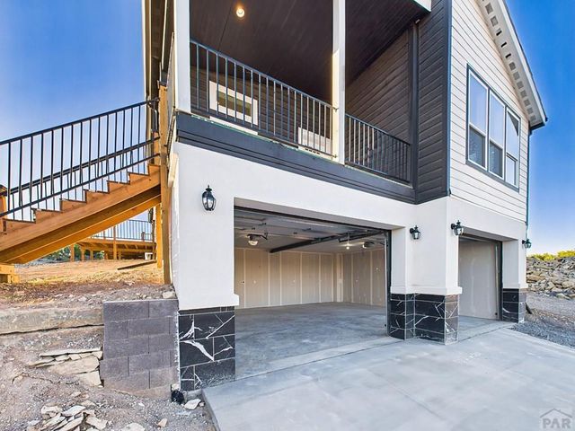 893 S Greenway Ave, Pueblo West, CO 81007
