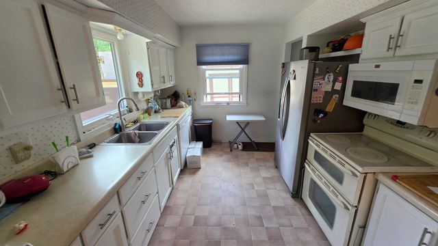 4128 Wells Avenue, Waterloo, IA 50703
