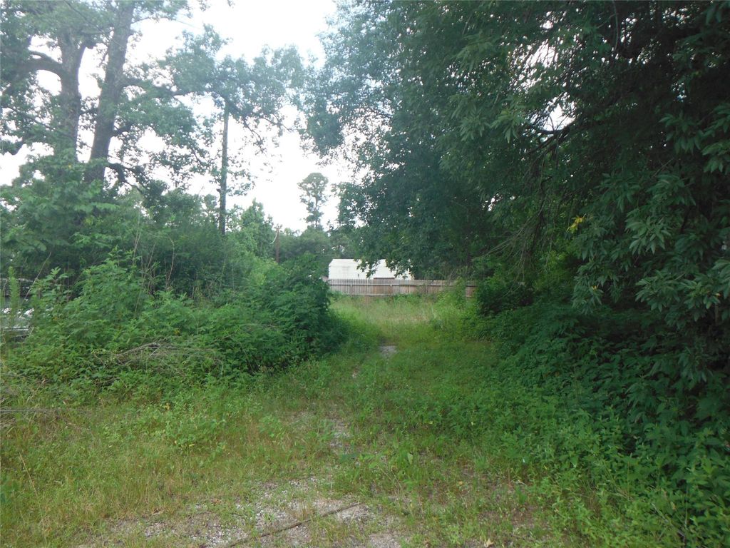 12397 E Highway 105 E, Conroe, TX 77306