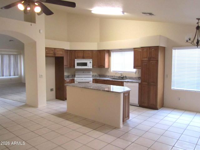 6702 N 89TH Avenue, Glendale, AZ 85305