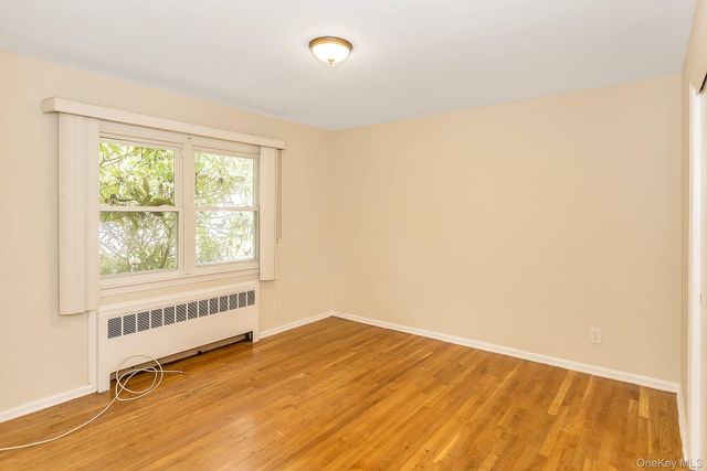 3 Cambridge Street, Glen Cove, NY 11542