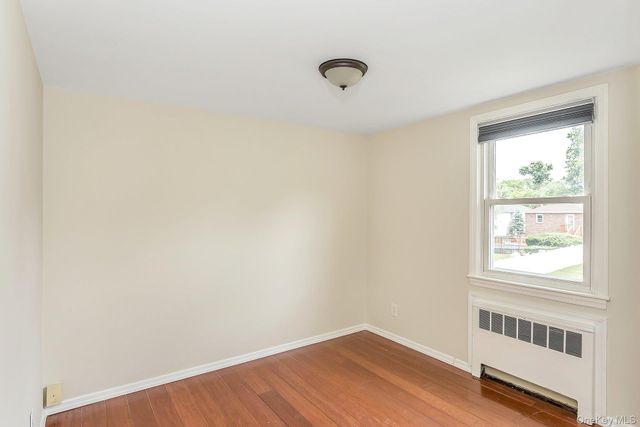 3 Cambridge Street, Glen Cove, NY 11542