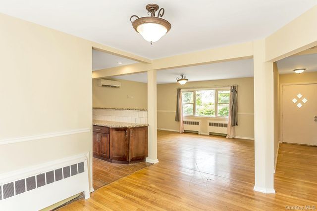 3 Cambridge Street, Glen Cove, NY 11542