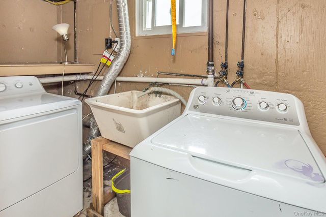 3 Cambridge Street, Glen Cove, NY 11542