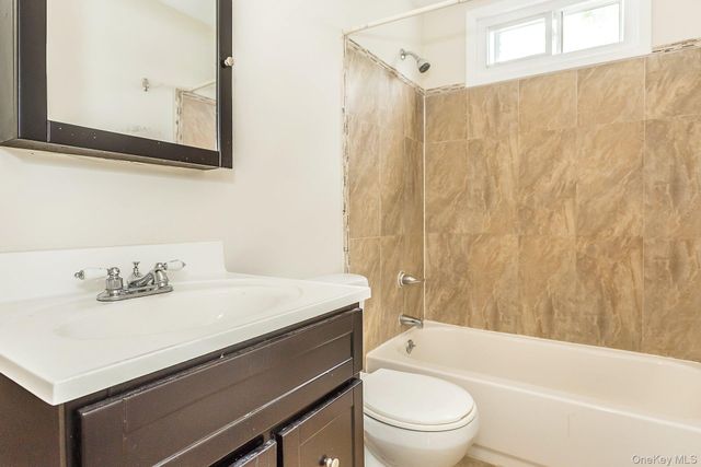 3 Cambridge Street, Glen Cove, NY 11542