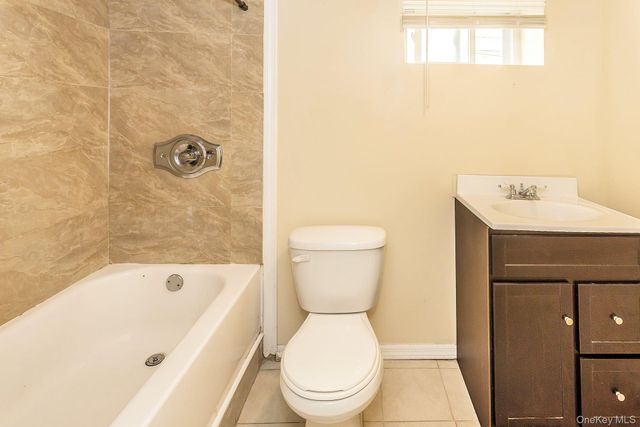 3 Cambridge Street, Glen Cove, NY 11542