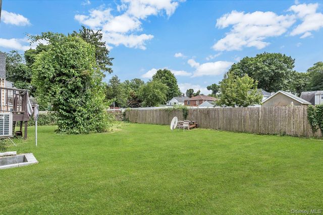 3 Cambridge Street, Glen Cove, NY 11542