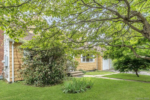 3 Cambridge Street, Glen Cove, NY 11542