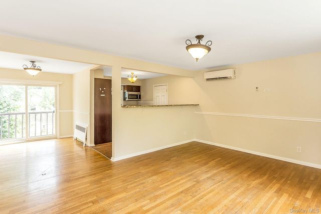 3 Cambridge Street, Glen Cove, NY 11542