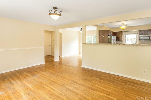 3 Cambridge Street, Glen Cove, NY 11542