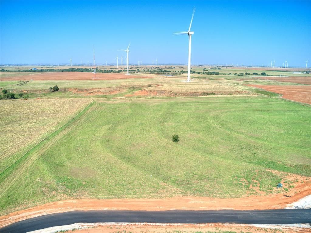 972 Old Farm Road, Tuttle, OK 73089