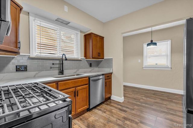 16565 Roselawn Street, Detroit, MI 48221