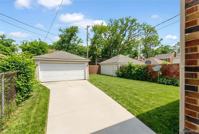 16565 Roselawn Street, Detroit, MI 48221