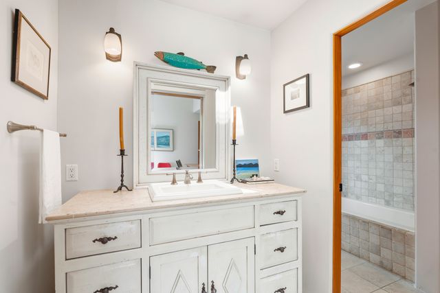 330 E Buena Vista Street B, Santa Fe, NM 87505