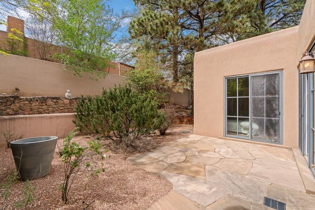 330 E Buena Vista Street B, Santa Fe, NM 87505