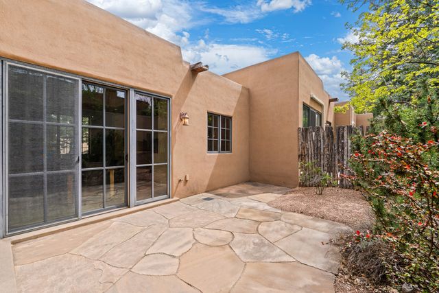 330 E Buena Vista Street B, Santa Fe, NM 87505