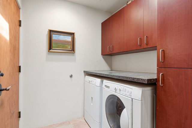 330 E Buena Vista Street B, Santa Fe, NM 87505