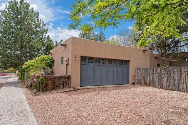 330 E Buena Vista Street B, Santa Fe, NM 87505