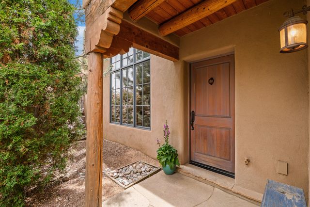 330 E Buena Vista Street B, Santa Fe, NM 87505