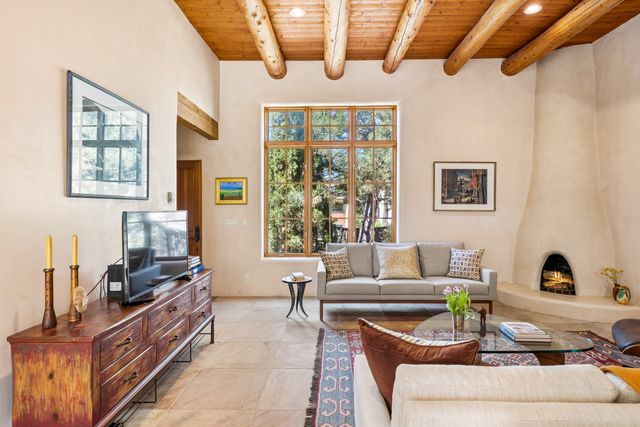 330 E Buena Vista Street B, Santa Fe, NM 87505