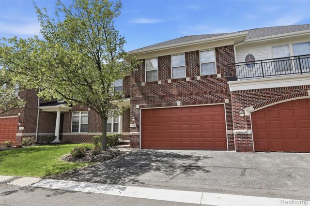 4368 Gateway Circle, West Bloomfield Charter Township, MI 48322