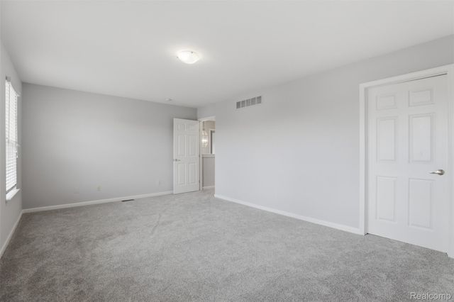 4368 Gateway Circle, West Bloomfield Charter Township, MI 48322