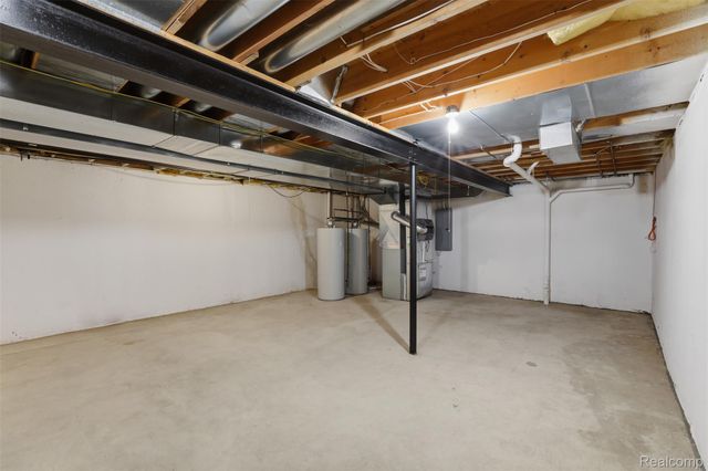 4368 Gateway Circle, West Bloomfield Charter Township, MI 48322