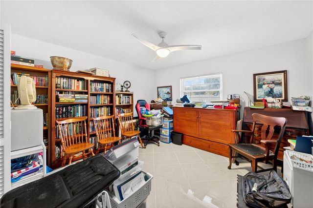 37104 COUNTY ROAD 452, Grand Island, FL 32735