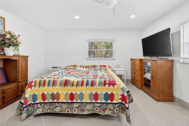 37104 COUNTY ROAD 452, Grand Island, FL 32735