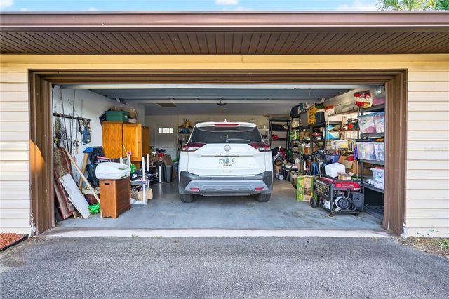 37104 COUNTY ROAD 452, Grand Island, FL 32735