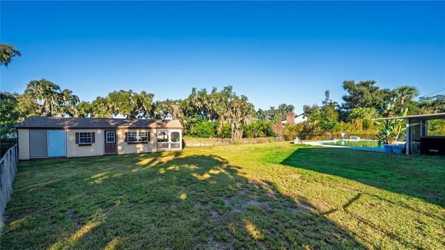 37104 COUNTY ROAD 452, Grand Island, FL 32735