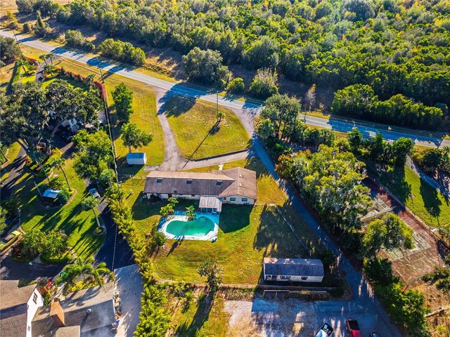 37104 COUNTY ROAD 452, Grand Island, FL 32735