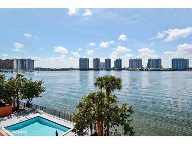 17878 N BAY RD 307, Sunny Isles Beach, FL 33160
