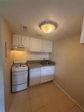 122 WATER FRONT WAY 240, Altamonte Springs, FL 32701