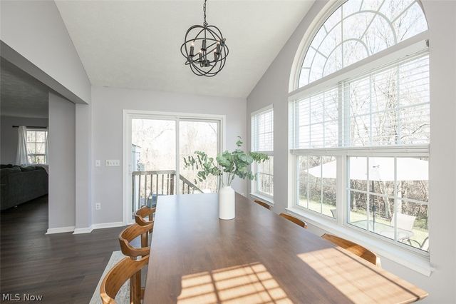887 Woodfield Lane, Brunswick, OH 44212